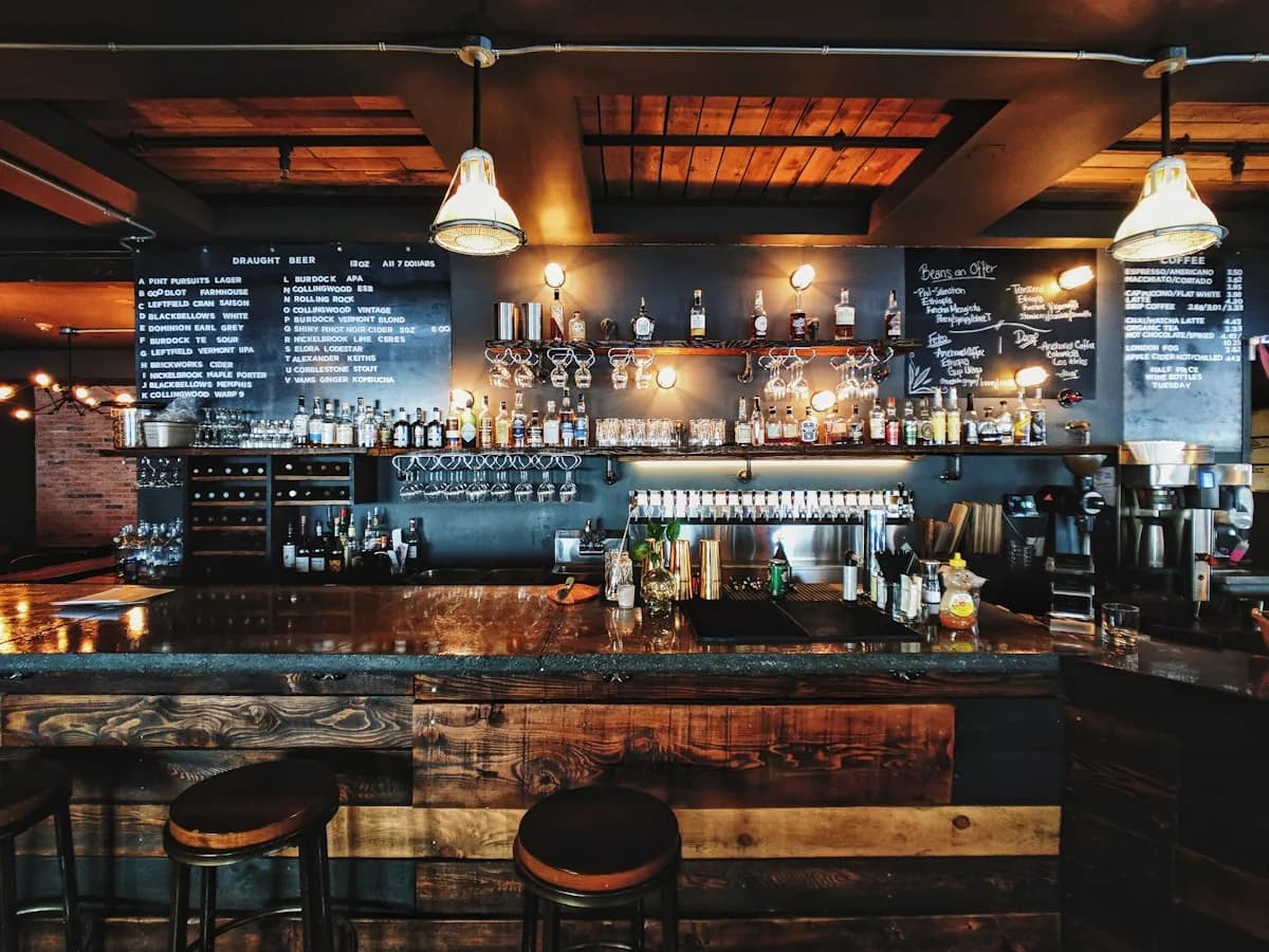 Lumera Bar